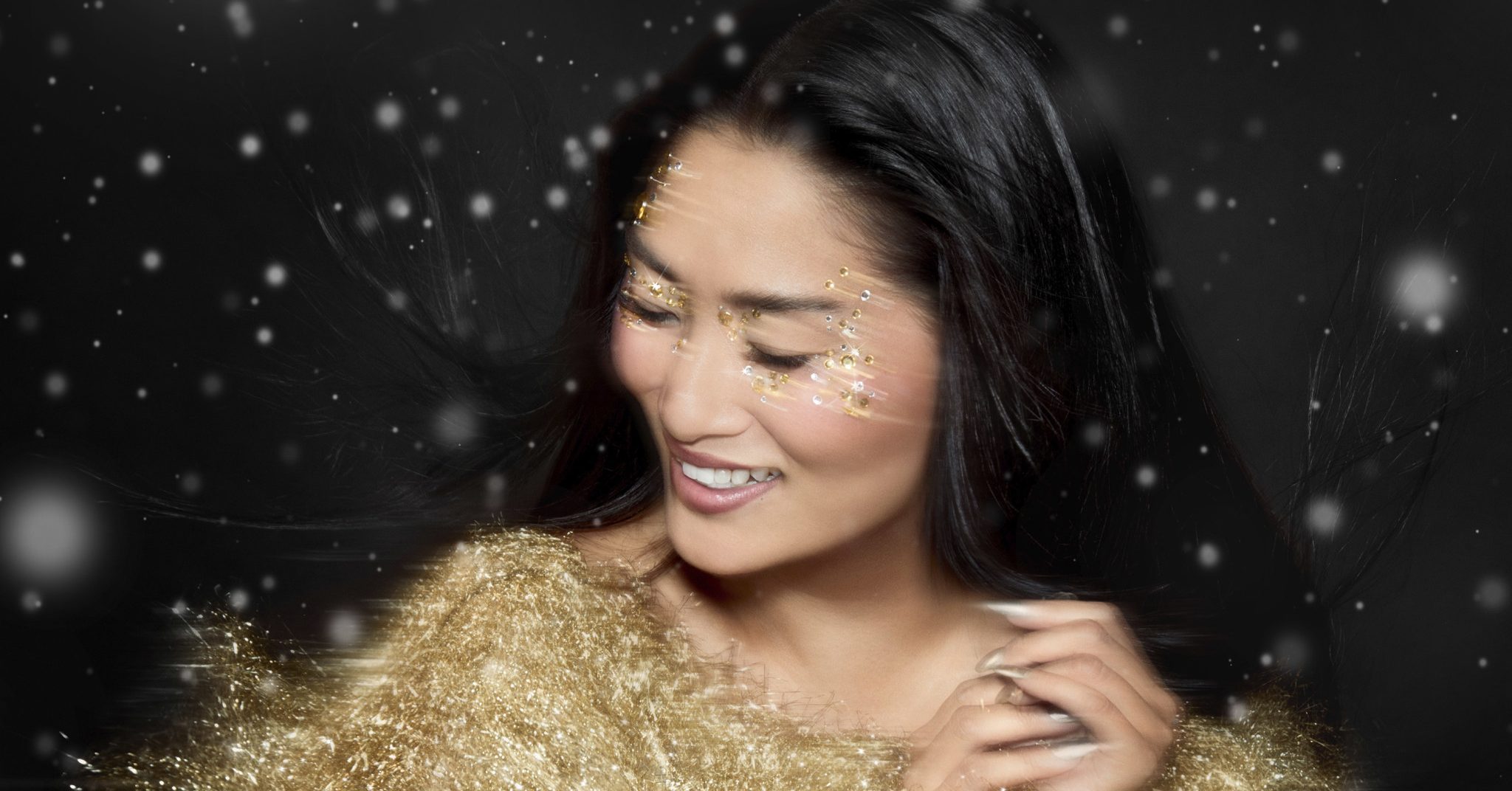 Pianist Chloe Flower Releases EP “Christmas With Chloe Flower”