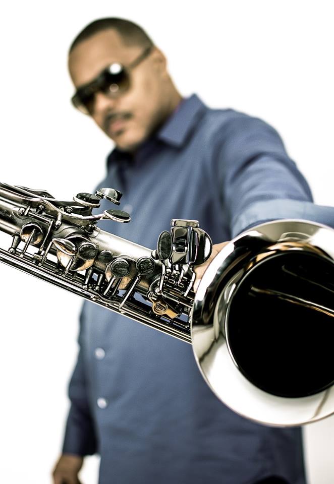 Najee - 2015 - Sax in front